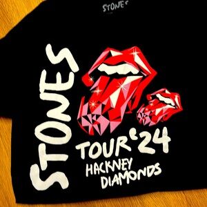 Rolling Stones Hackney Diamonds official tour shirt. Size large + keychain